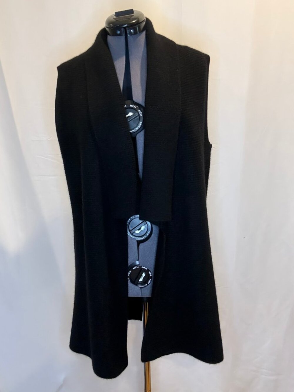 Saks Fifth Avenue size S black cashmere sweater vest